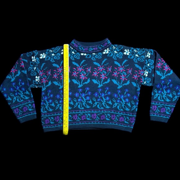 90’s Flower Print High Collar Sweater - Picture 7 of 12